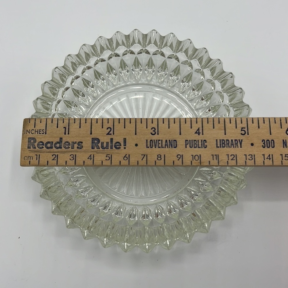 VINTAGE GLASS ASHTRAY - Picture 5 of 5